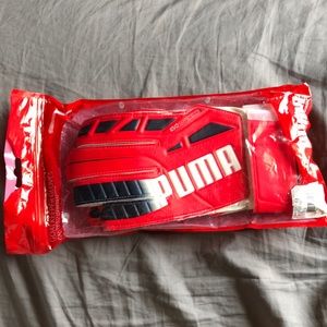 Size 8 Puma Goalkeeper Gloves
